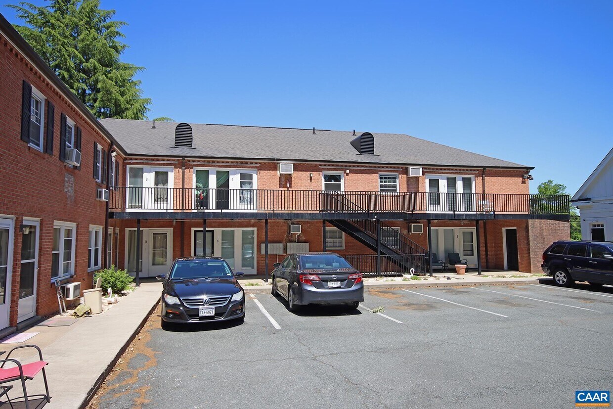 Primary Photo - 2114 Ivy Rd