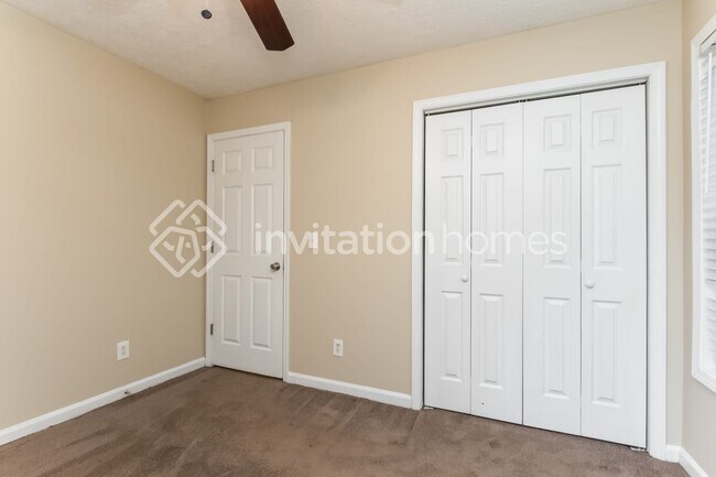 Foto del edificio - 5078 Holly Hock Dr