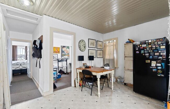 Sala de estar - 334 Gwinn Ave