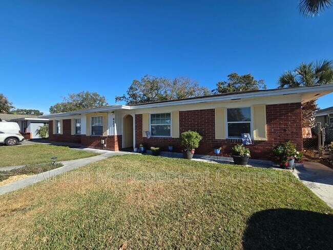 Foto del edificio - 423 Duchess Ct