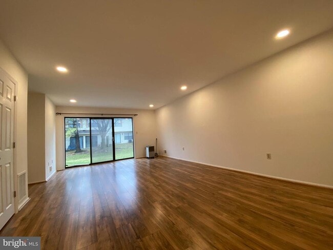 Building Photo - 6 Latta Ct