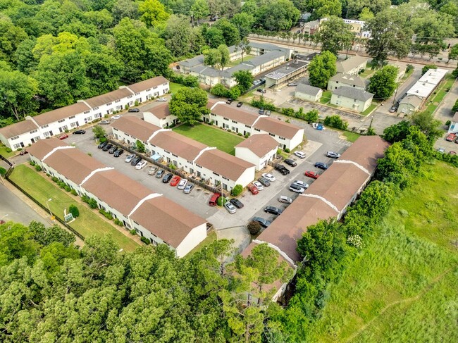 Foto del edificio - 674 Hobbs Dr
