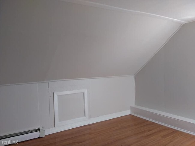 Foto del edificio - 2 br, 1 bath Apartment - 5B Maple St