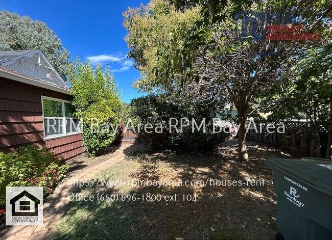 Foto del edificio - Spacious and Classic Home in Mountainview ...