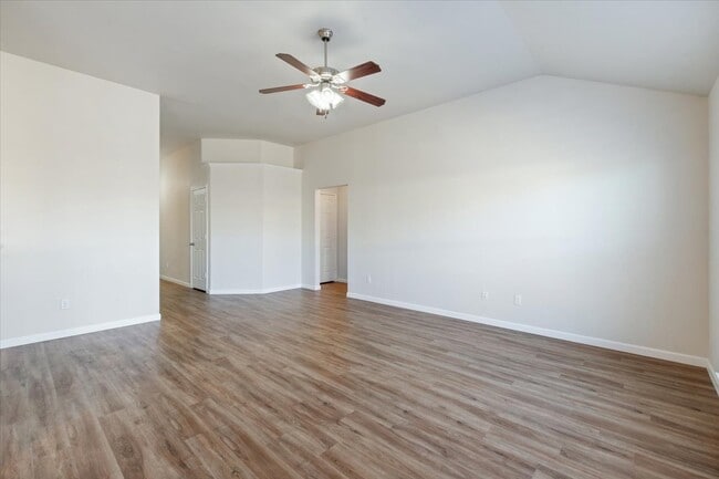 Foto del edificio - 326 Emerald Ridge Dr