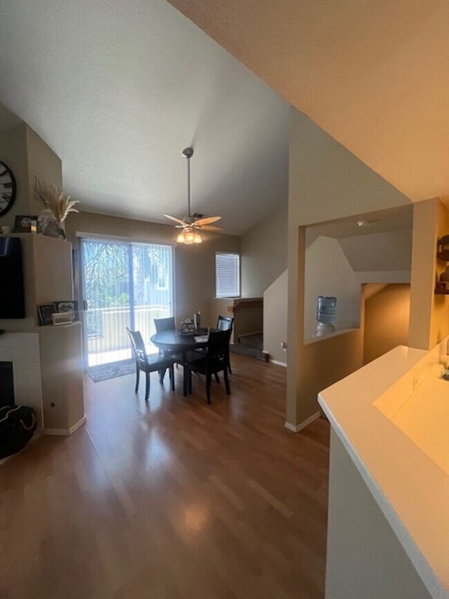 Building Photo - Beautiful 2 Bedroom and 2 Bath with loft i...