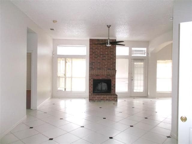 Building Photo - 6006 Team Ct