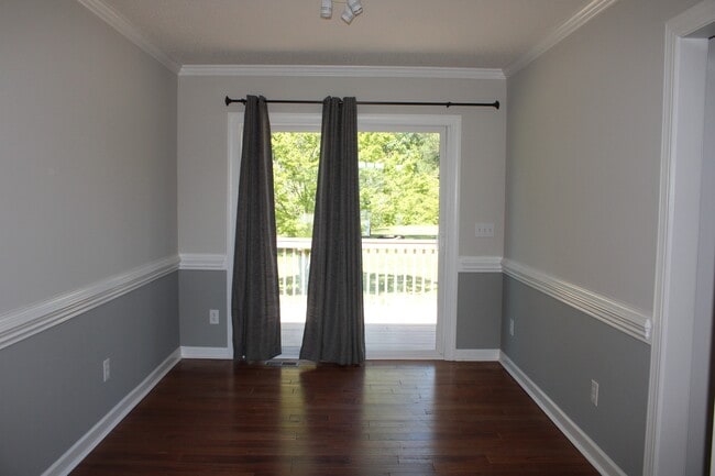 Building Photo - 80 Senter Farm Ct