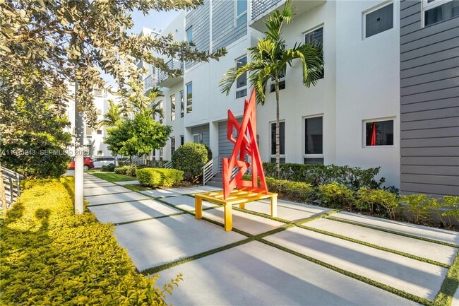 Foto del edificio - 9187 NW 33rd St