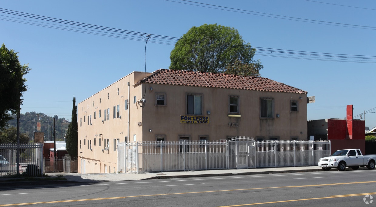 Primary Photo - 1936 Cypress Ave