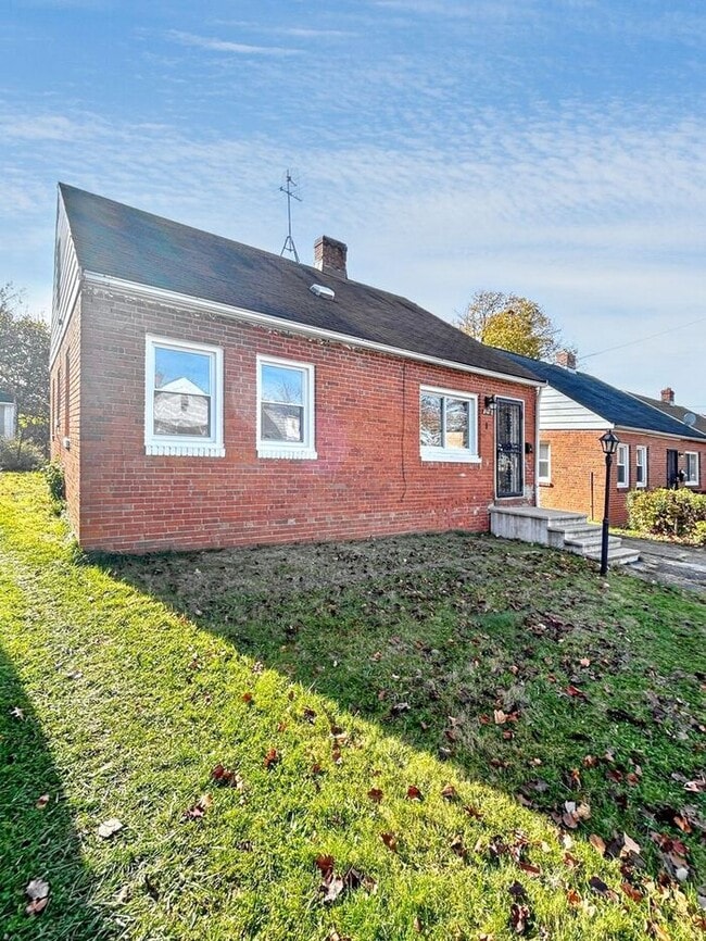 Foto del edificio - Adorable 3-Bedroom Home with Bright, Invit...