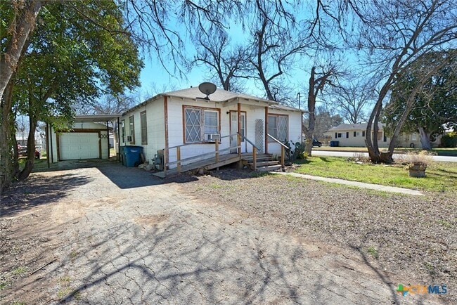 Building Photo - 910 Pine St