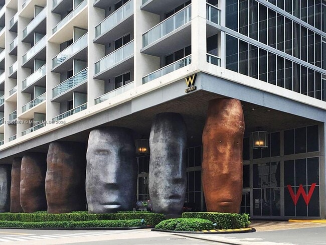 Building Photo - 485 Brickell Ave