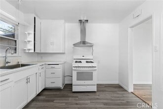 Building Photo - 735 Michigan Ave