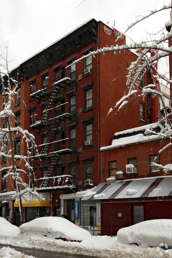 Foto principal - 443 E 6th St