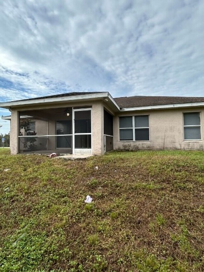 Foto del edificio - SPACIOUS 3Bd / 2 Ba SINGLE FAMILY HOUSE AVAILABLE