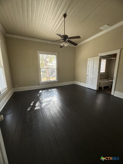 Foto del edificio - 302 N Burleson St