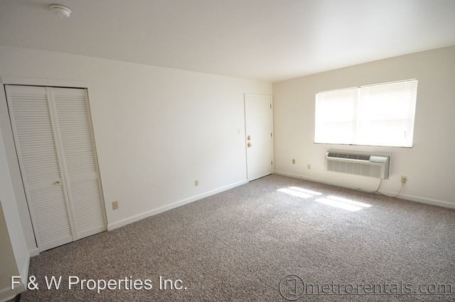 Building Photo - 1000 Bryden Rd