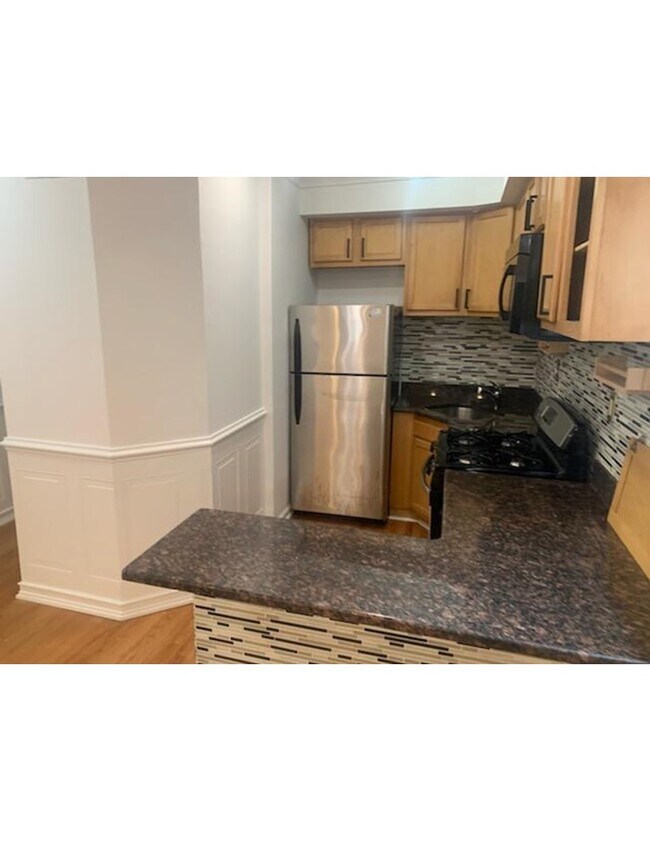 Building Photo - 4013 Haverford Ave