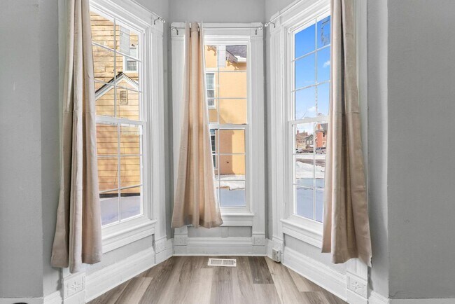 Foto del edificio - 111 S Vine St