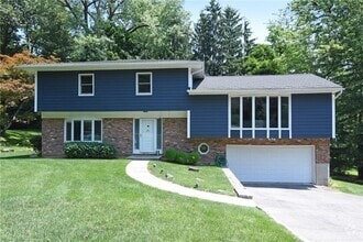 Building Photo - 15 Algonquin Dr