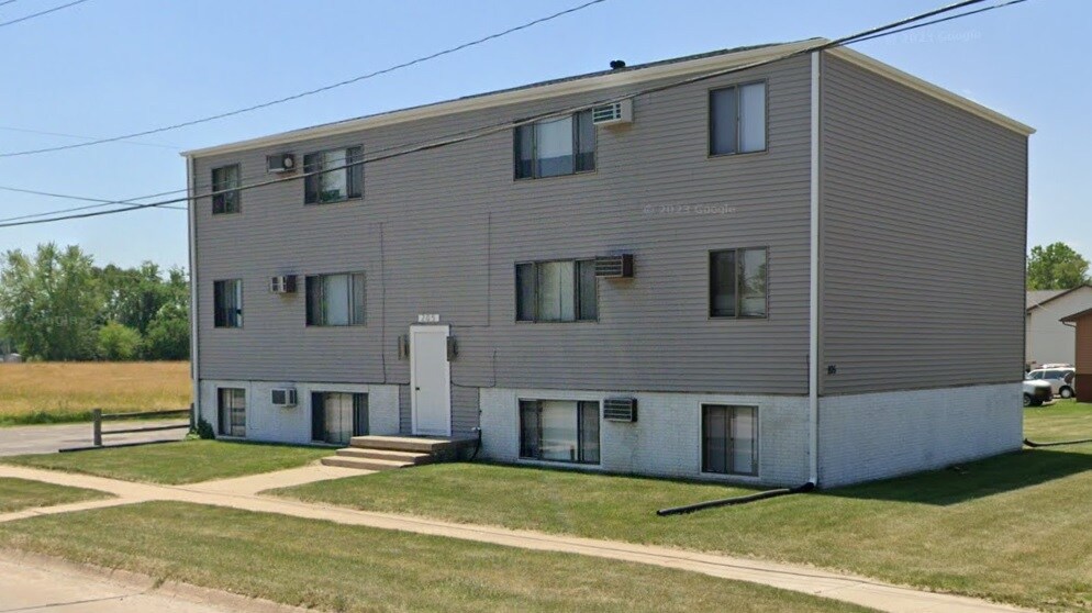 205 Clymer Rd Unit 1, Hiawatha, IA 52233 Apartments in Hiawatha, IA