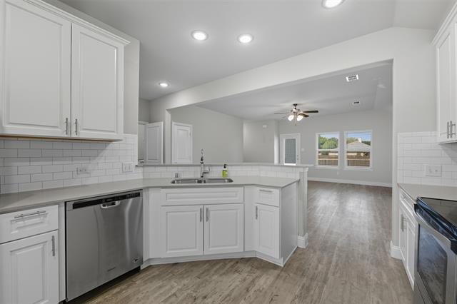 Foto del edificio - 3205 Armstrong St