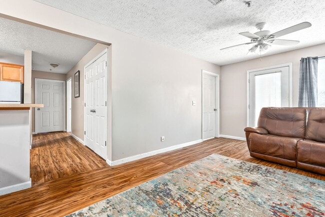 Building Photo - 340 N Donahue Dr