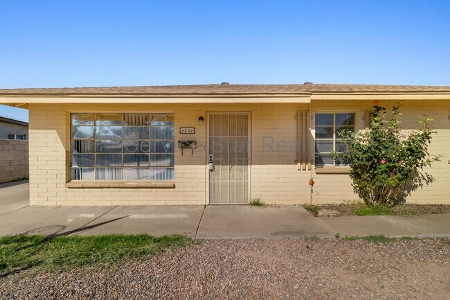 Foto del edificio - 4232 N 33rd Dr