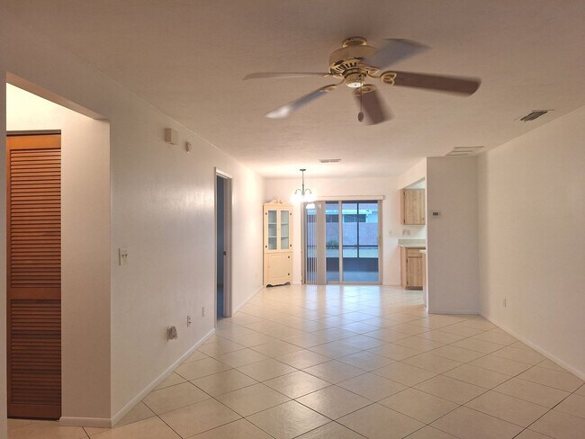 Foto del edificio - PELICAN COVE WEST 2BR 2BA FOR RENT