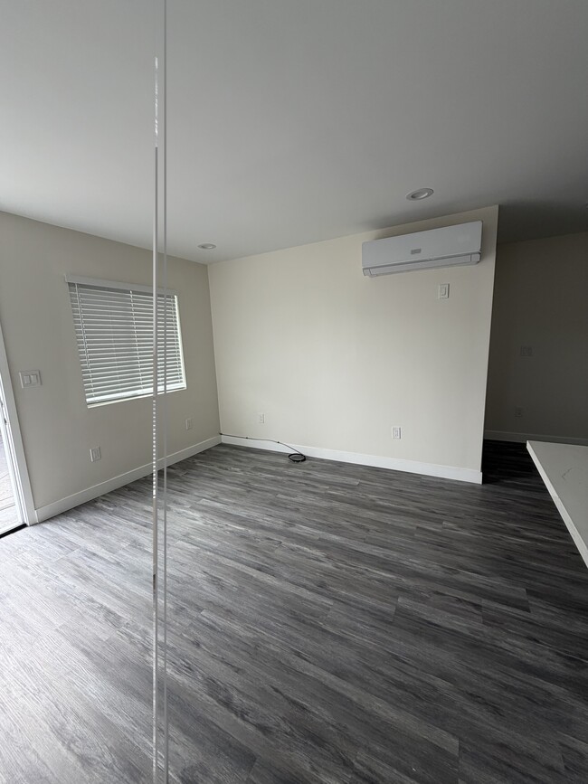 Foto del edificio - 331 W Walnut Ave