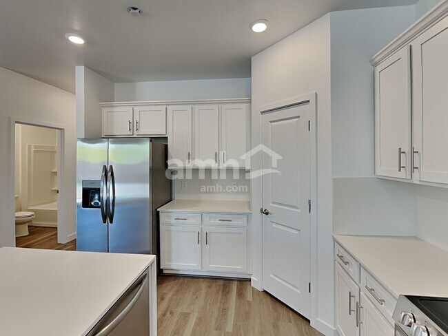 Building Photo - 6484 E Paseo Baranda