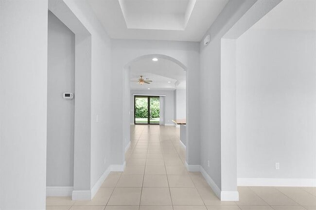 Building Photo - 5915 SE Entry Ct