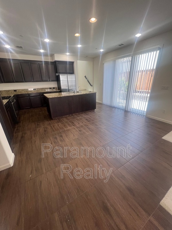 Building Photo - 2017 Tarragon Rose Ct