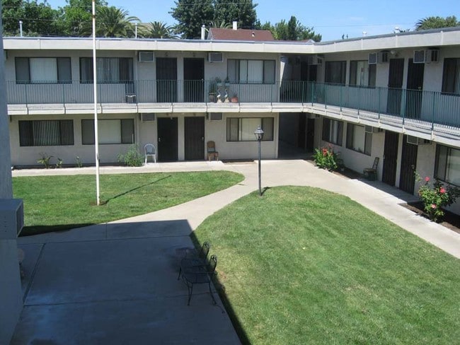 Building Photo - Doyle Gardens