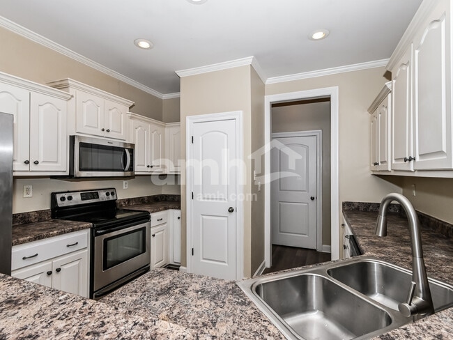 Building Photo - 2901 Keeley Cv
