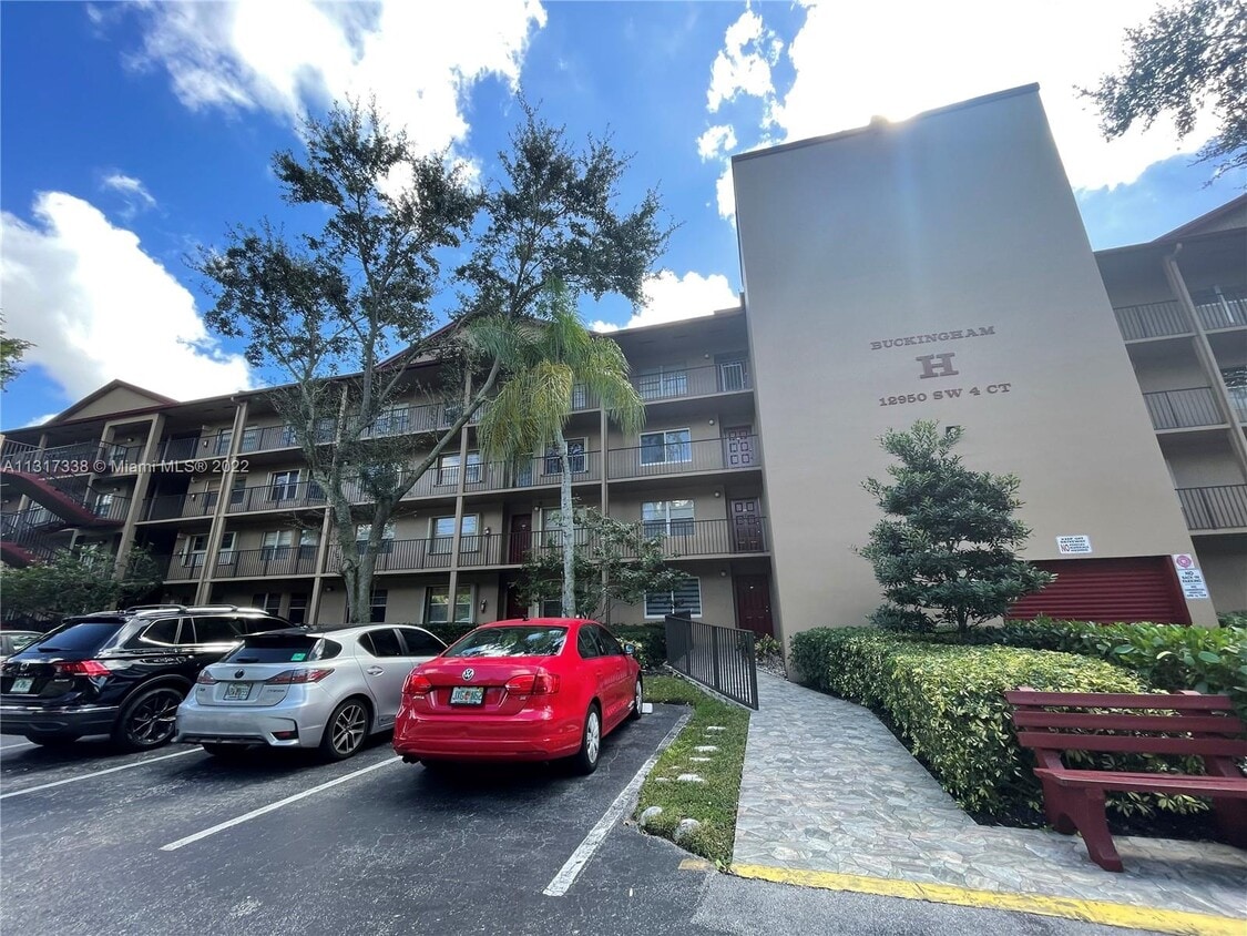 Primary Photo - 12950 SW 4th Ct