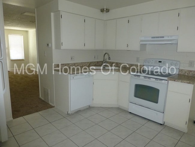 Building Photo - 6550 W 14th Ave
