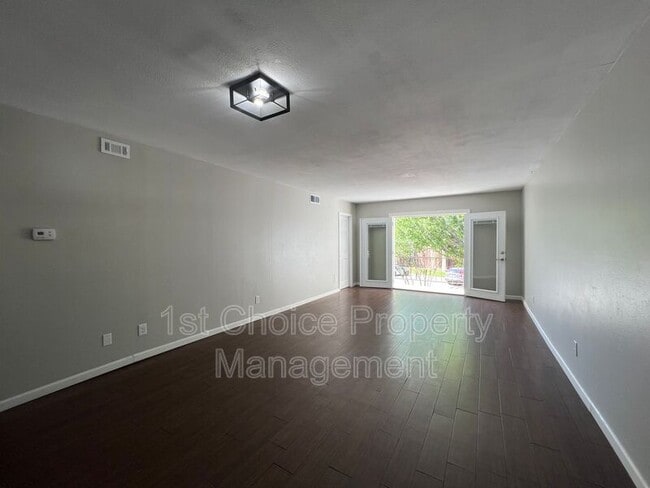 Building Photo - 4004 Ridglea Country Club Dr