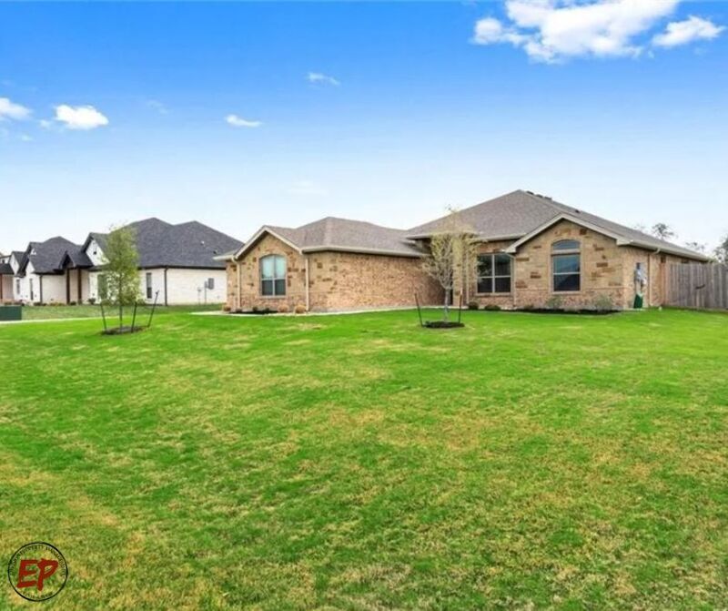 Foto principal - 222 Sand Flat Ln