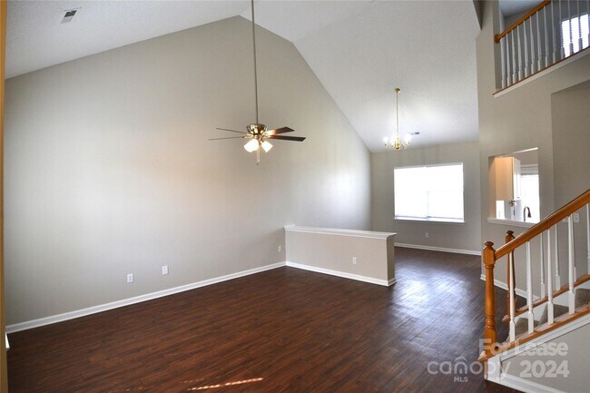 Foto del edificio - 1010 Holly Park Dr