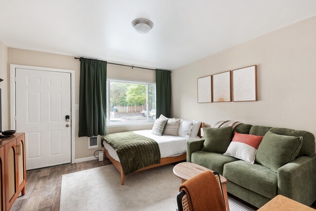 Building Photo - 5248 SE Stark St