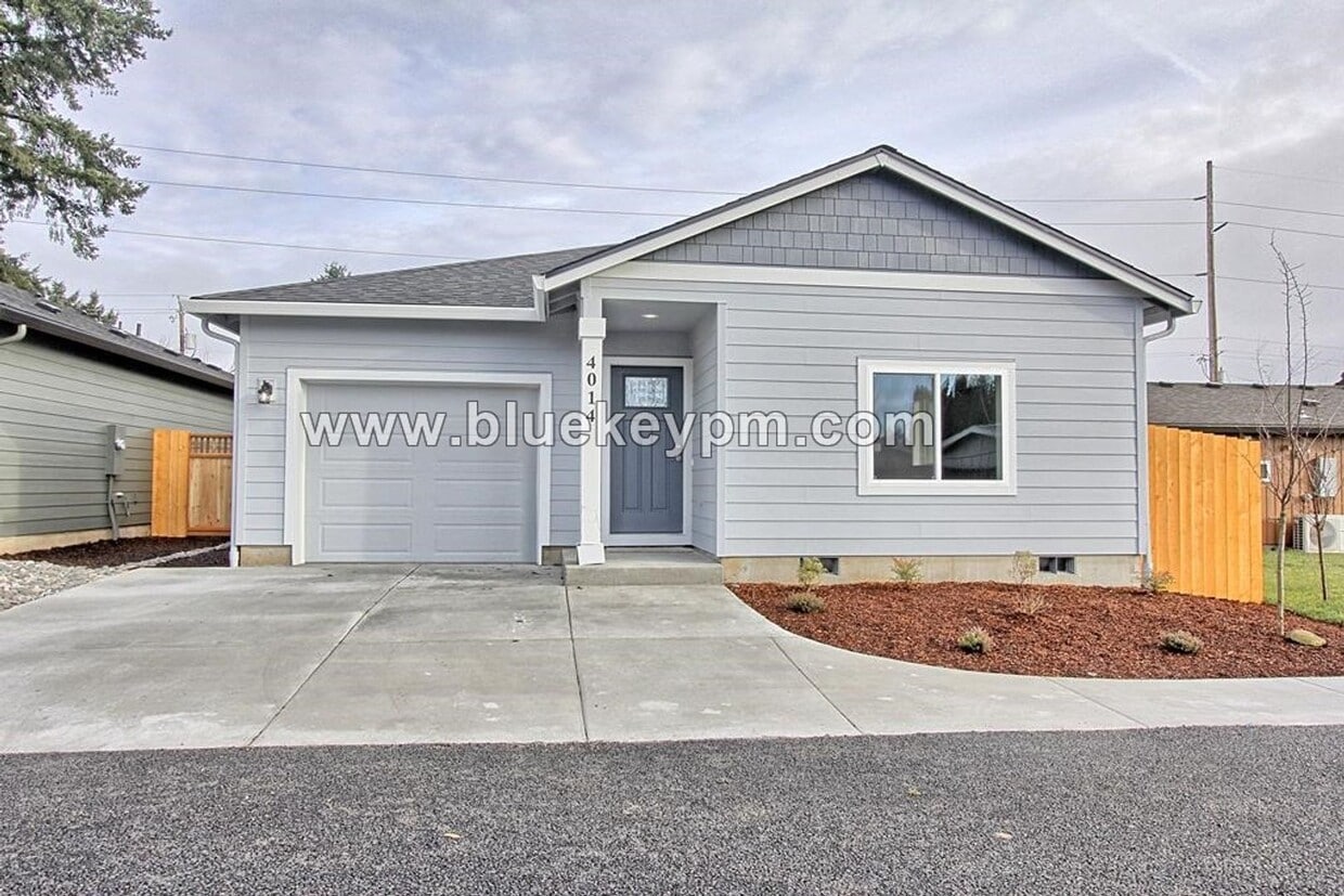 Primary Photo - 3 Bed, 2 Bath Home in Image Neighborhood