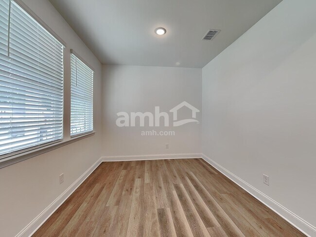 Foto del edificio - 1624 Soapstone Rd