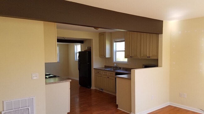 Building Photo - Central Hampstead Cottage