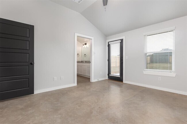 Foto del edificio - 13324 Springcreek Dr