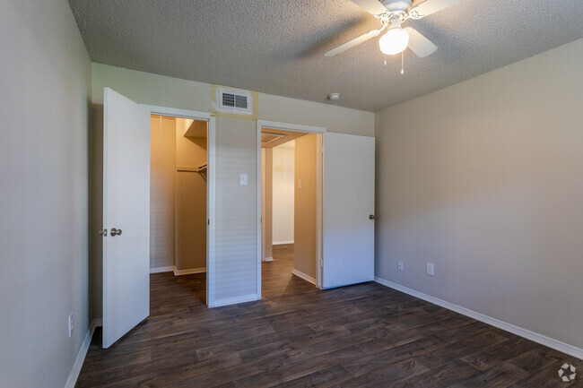 1BR,1BA - 594SF - A1 dormitorio - Creekstone