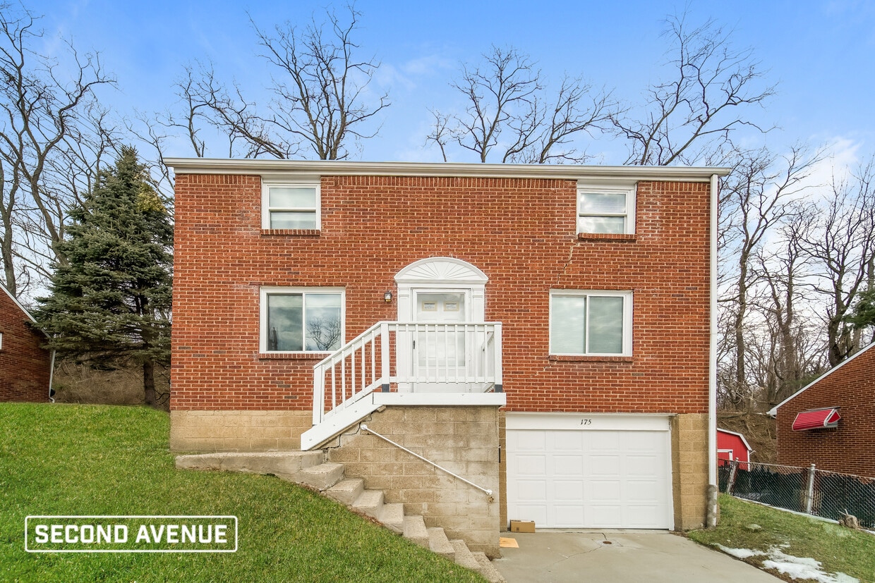 Primary Photo - 175 Mahoning Dr
