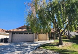 Building Photo - 906 Spyglass Ct