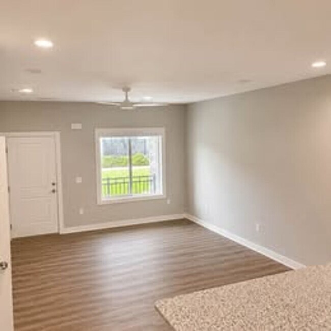 Foto del edificio - 2334 SE Chayse Ln